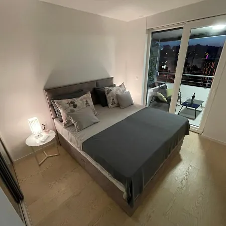 Apartman Addenda With Free Garage Parking